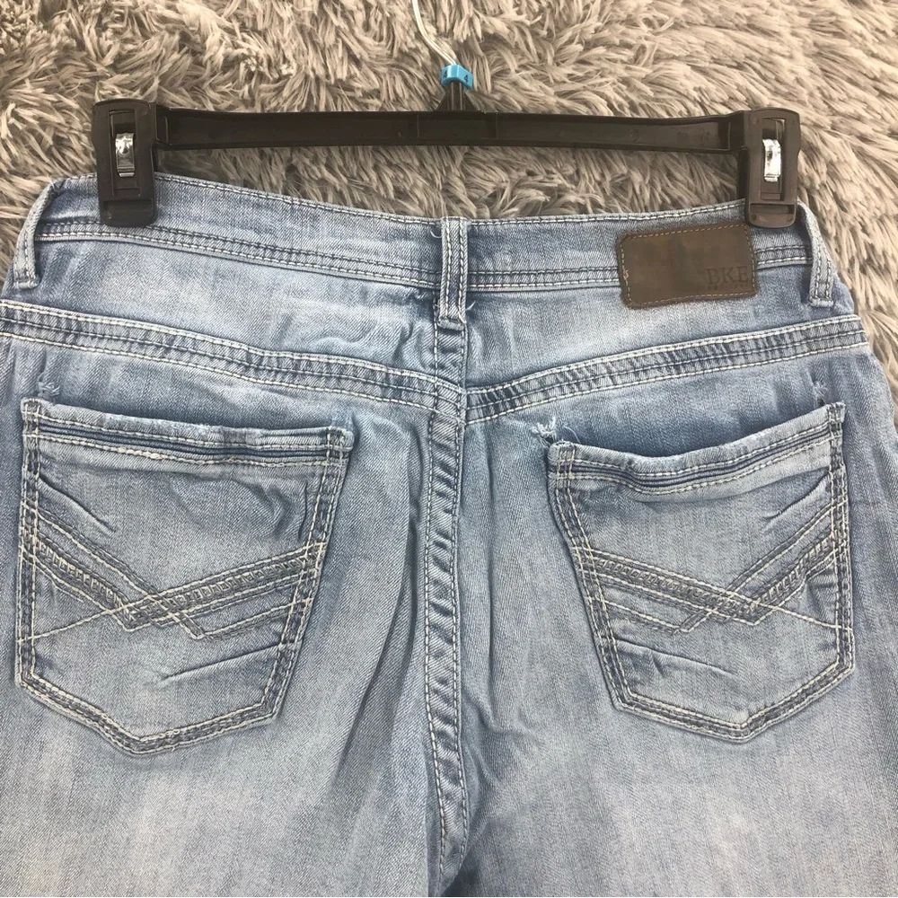 BKE Buckle Jeans Mens Size 34 Tyler Straight Blue Jeans Whiskered